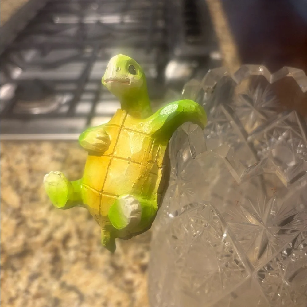 Turtle Vase Percher